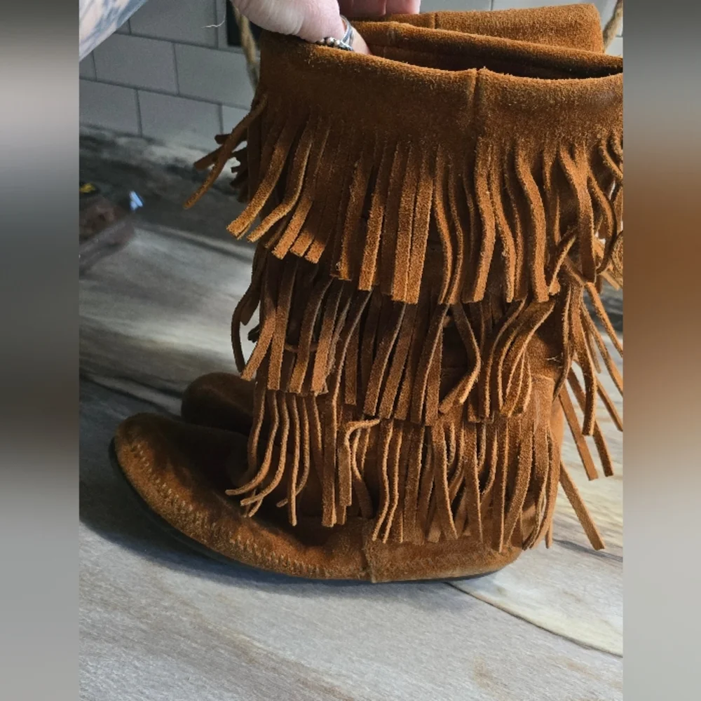 Fringed Brown Suede Boots - Picture 3 of 4